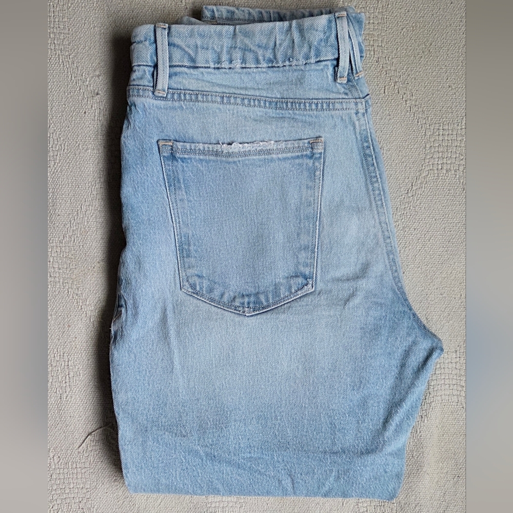 Good American Light Wash Straight Jeans